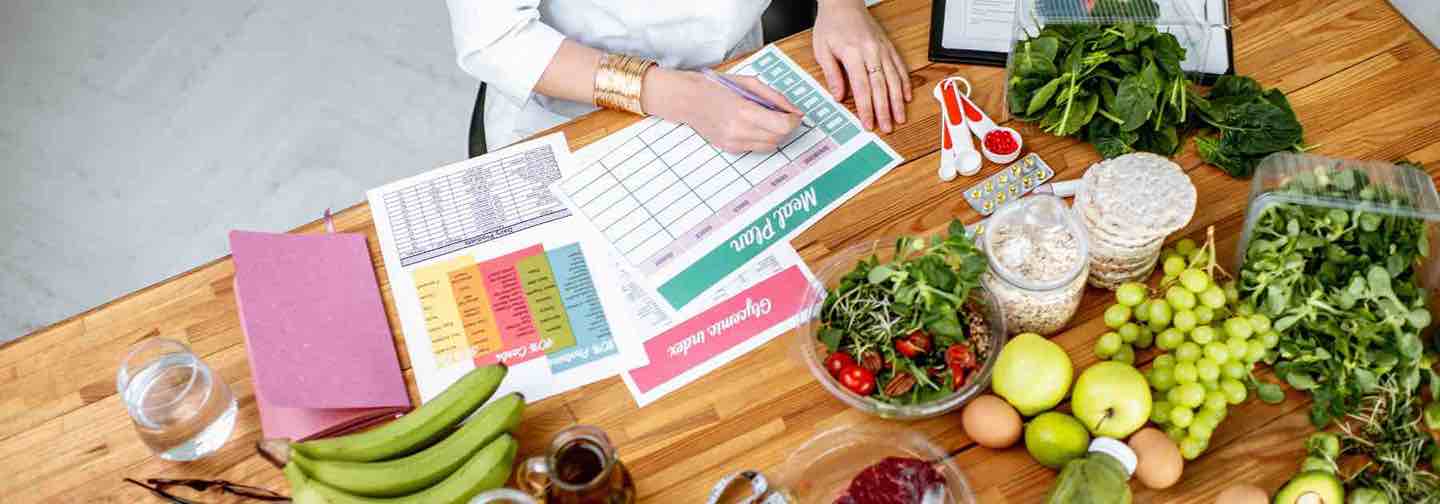 How do Mounjaro vs Wegovy work alongside a healthy diet?